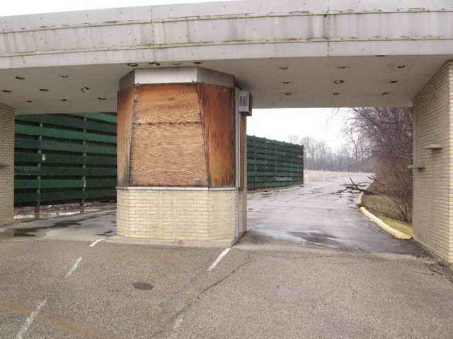 Park Layne 69 Drive-In - 2006 Photo (newer photo)